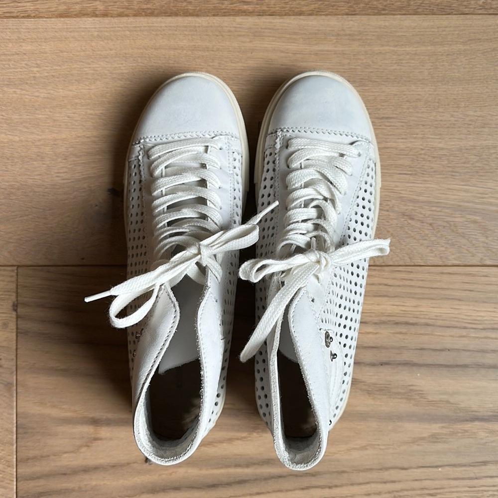 White leather sneaker. Diesel.